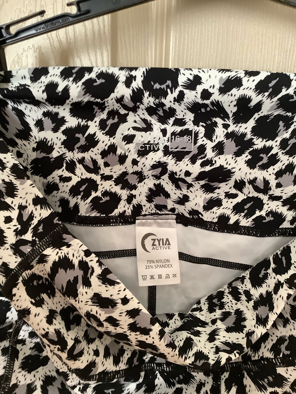Zyia Active Leggings